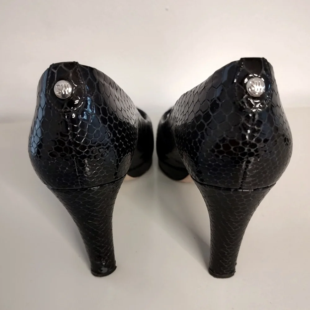 Stuart Weitzman Black Crystal Leather Plainfield Logo Snakeskin Peep Toe…